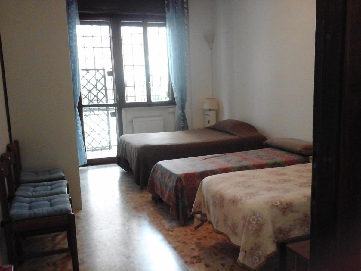 B&B Near Metro' Central Line - Only Wc In The Rooms 15 Minutes To Termini Station 20 To Spagna Square - In The Night Bus Rome Extérieur photo