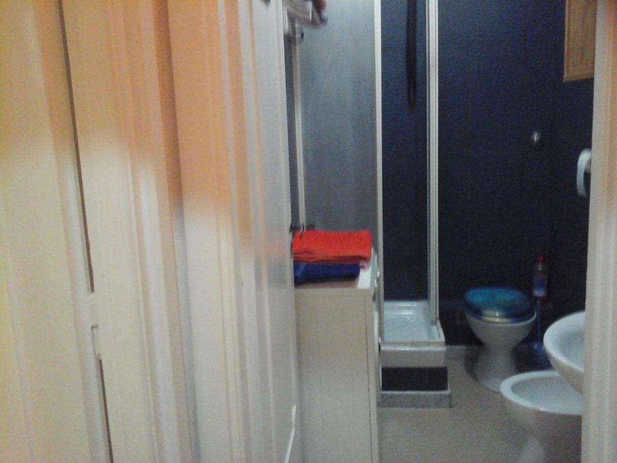 B&B Near Metro' Central Line - Only Wc In The Rooms 15 Minutes To Termini Station 20 To Spagna Square - In The Night Bus Rome Extérieur photo